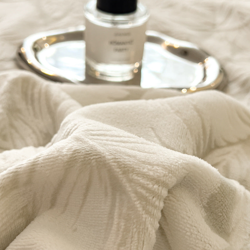 Three-dimensional Carving Thick Comforter Sets