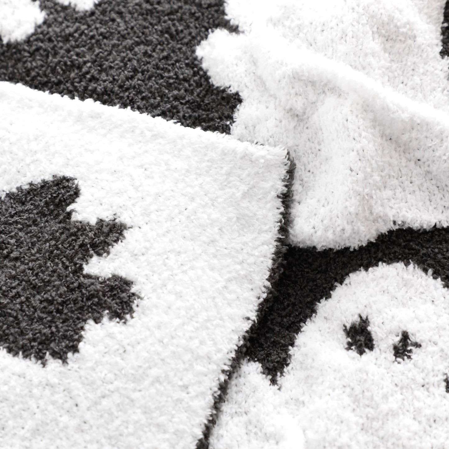 Ghost Cozy Knitted Fleece Throw