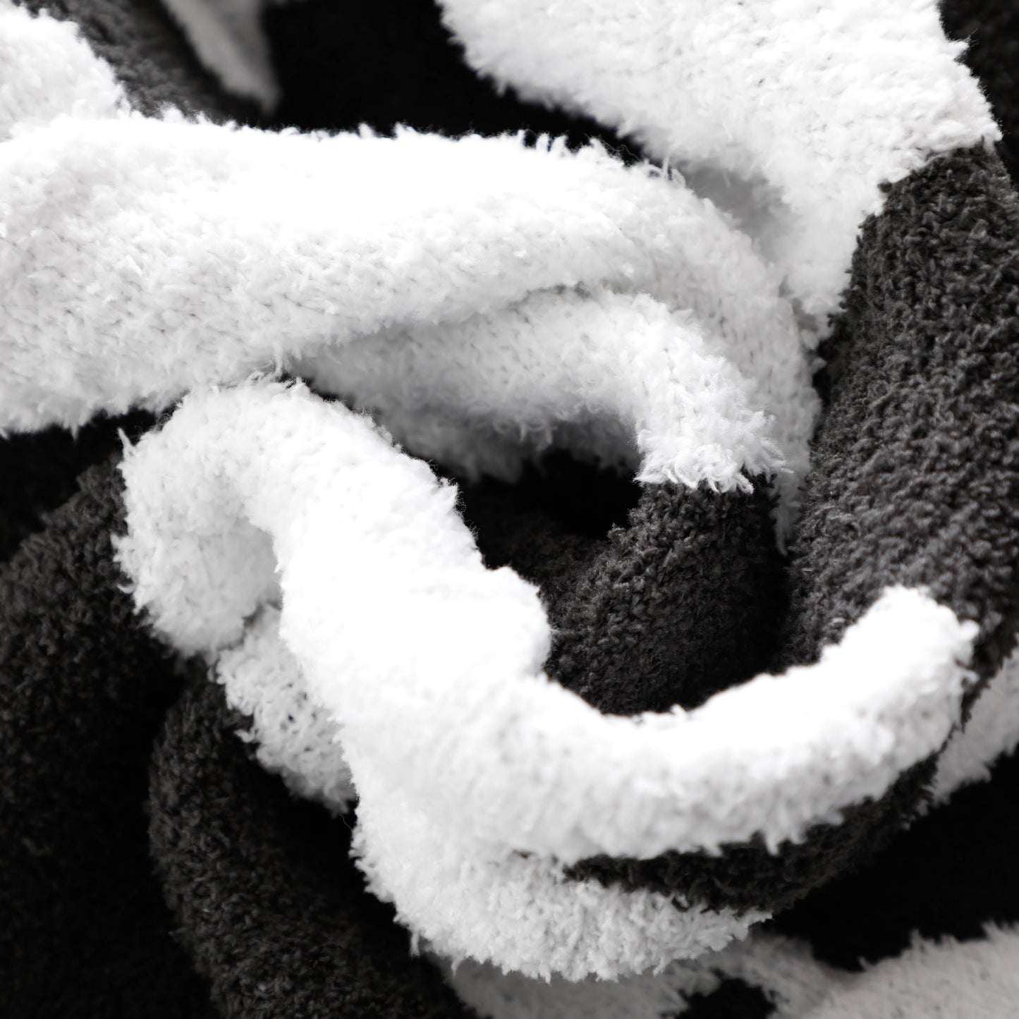 Ghost Cozy Knitted Fleece Throw