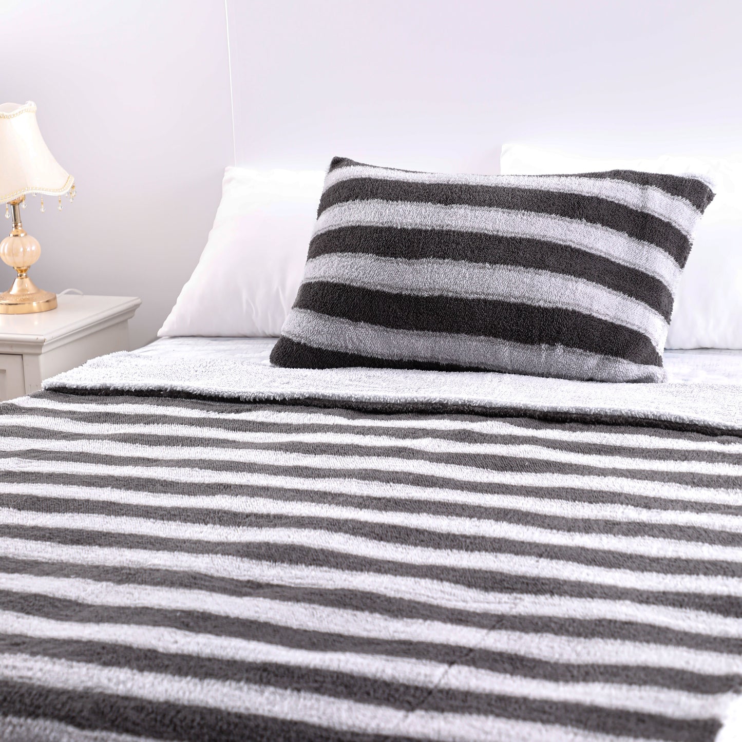 Wholesale Striped Lambskin Fleece Comforter Sets