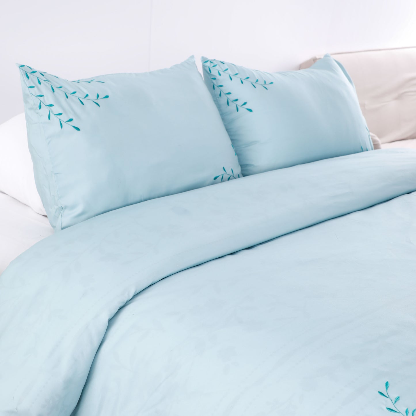 Wholesale Water Blue Embroidered Duvet Cover Sets