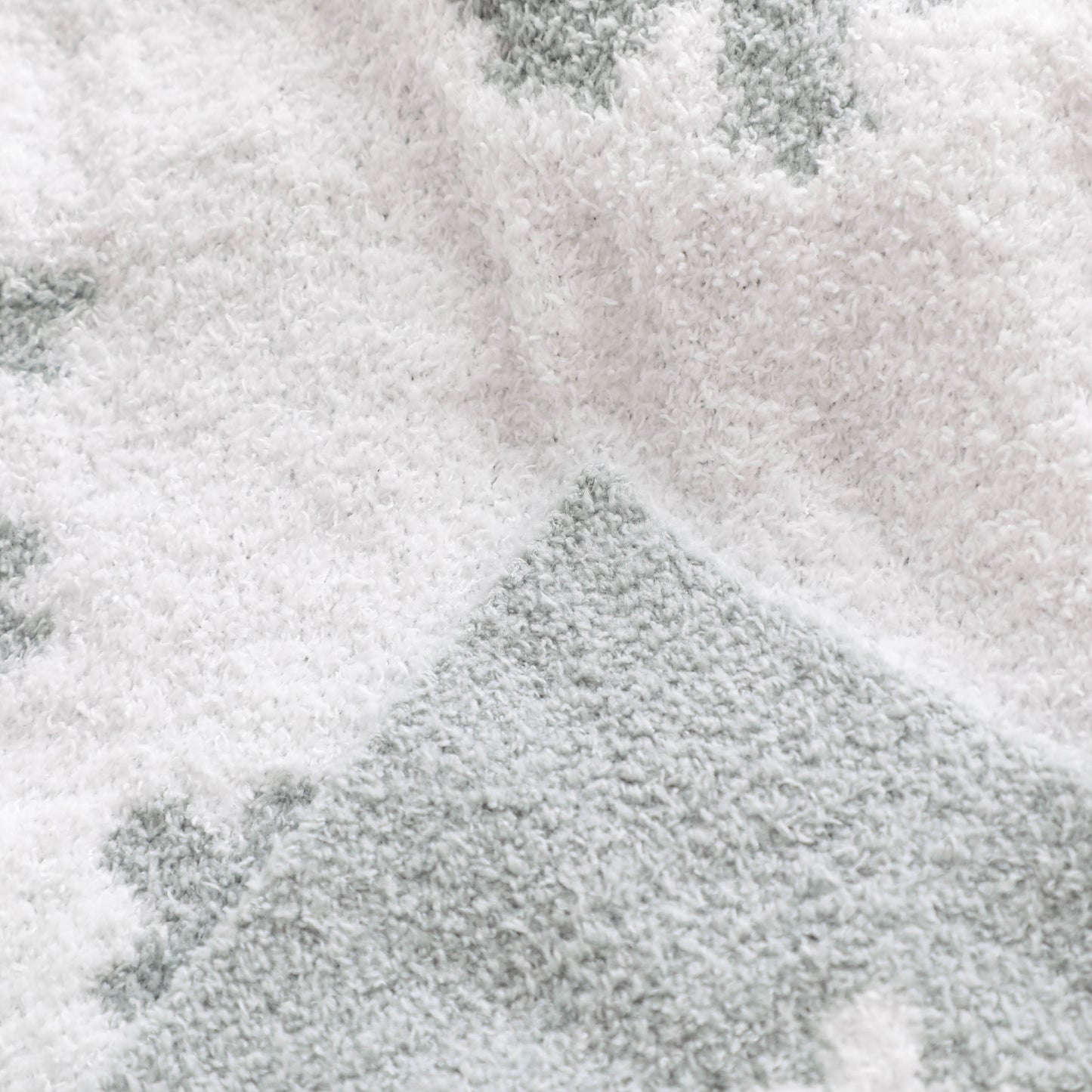 Snowflake Cozy Knitted Fleece Throw