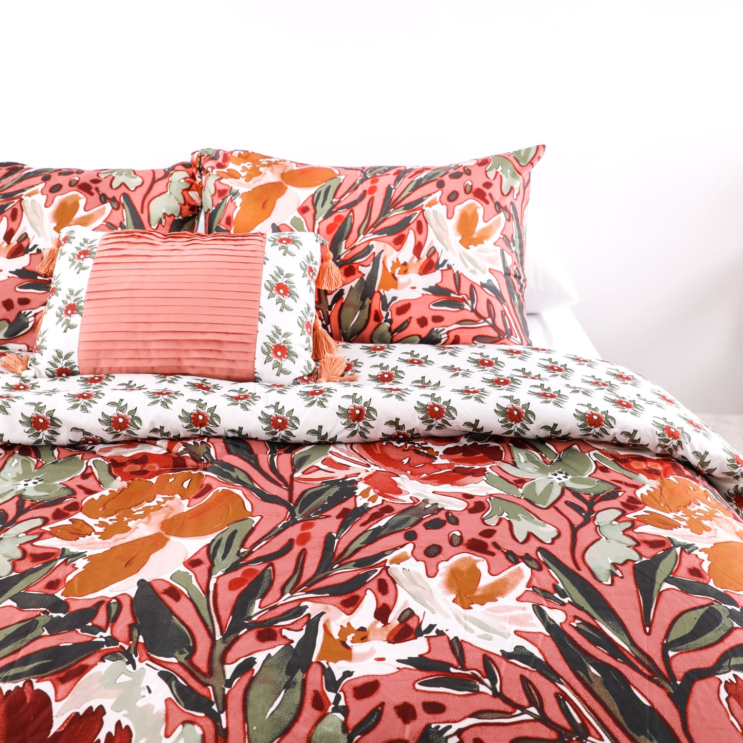 Wholesale Red Flowers Elegant Comforter Sets