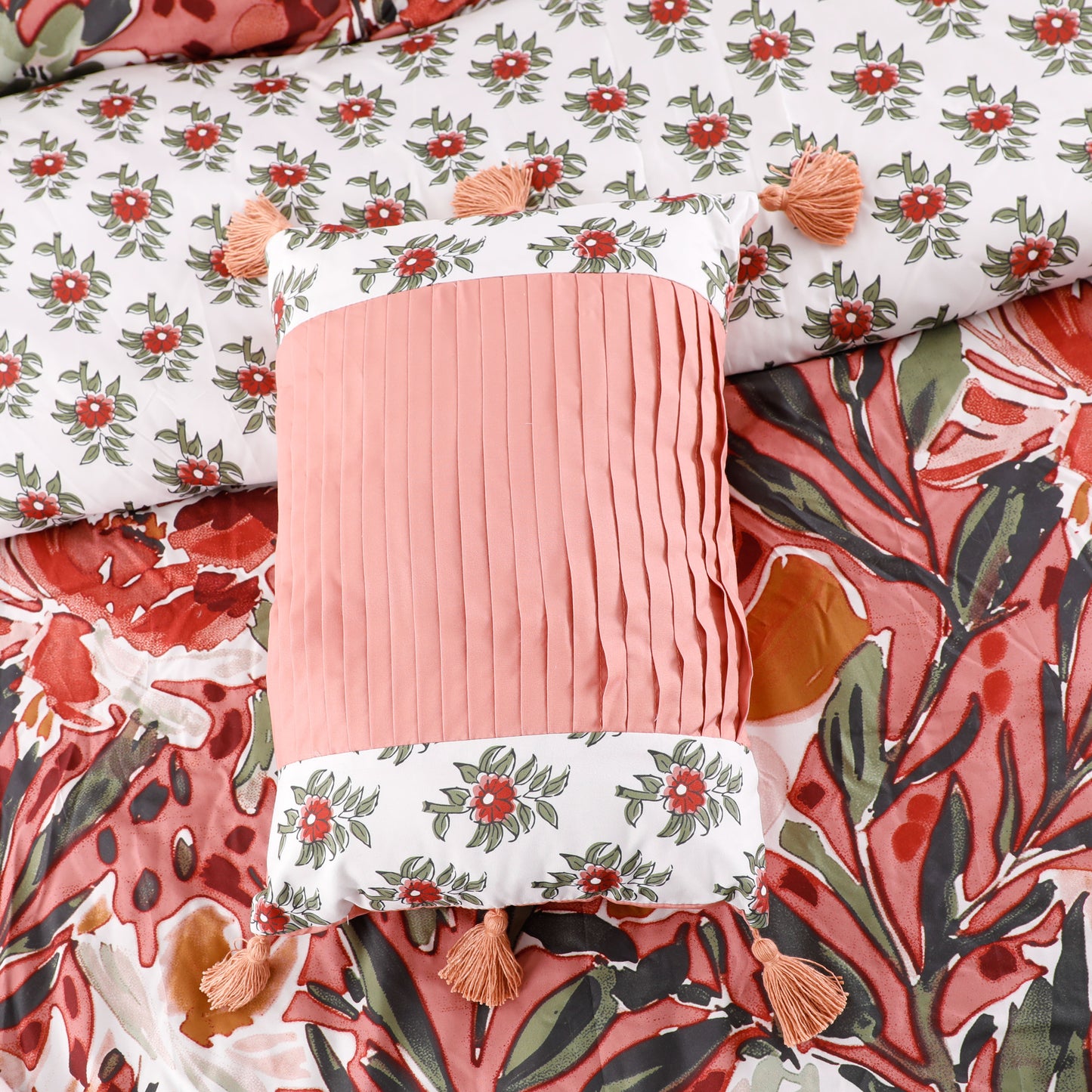 Wholesale Red Flowers Elegant Comforter Sets