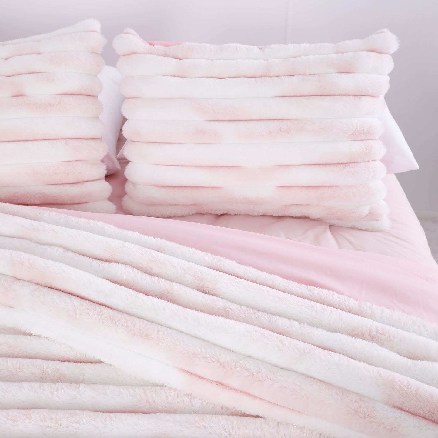 Wholesale Horizontal Stripe Rabbit Hair Duvet Cover Set