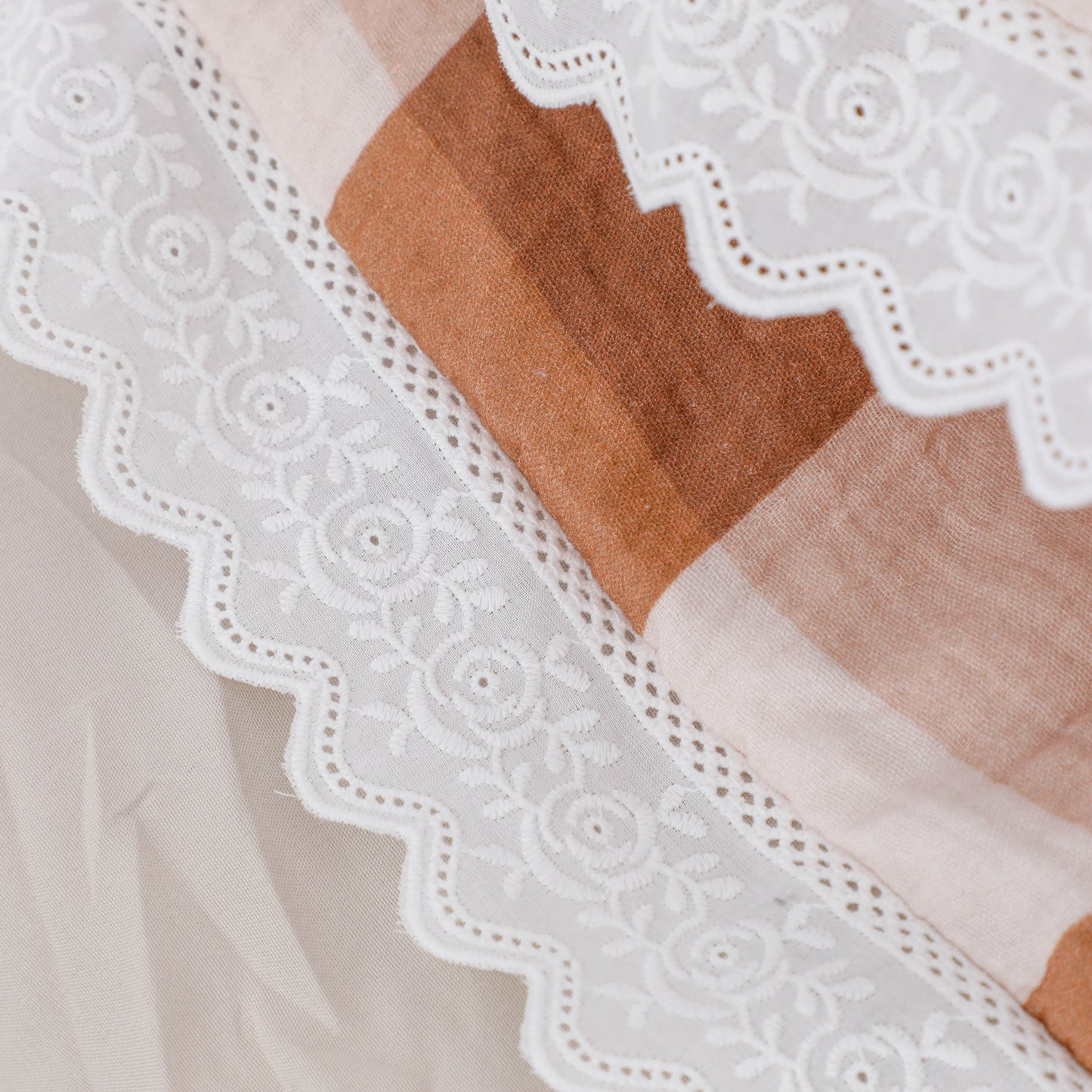 Vintage Plaid with Lace Trim Duvet cover Sets