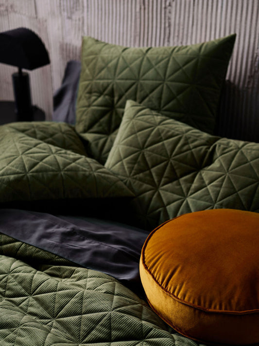 Brushed Solid Pleated Quilted Sets