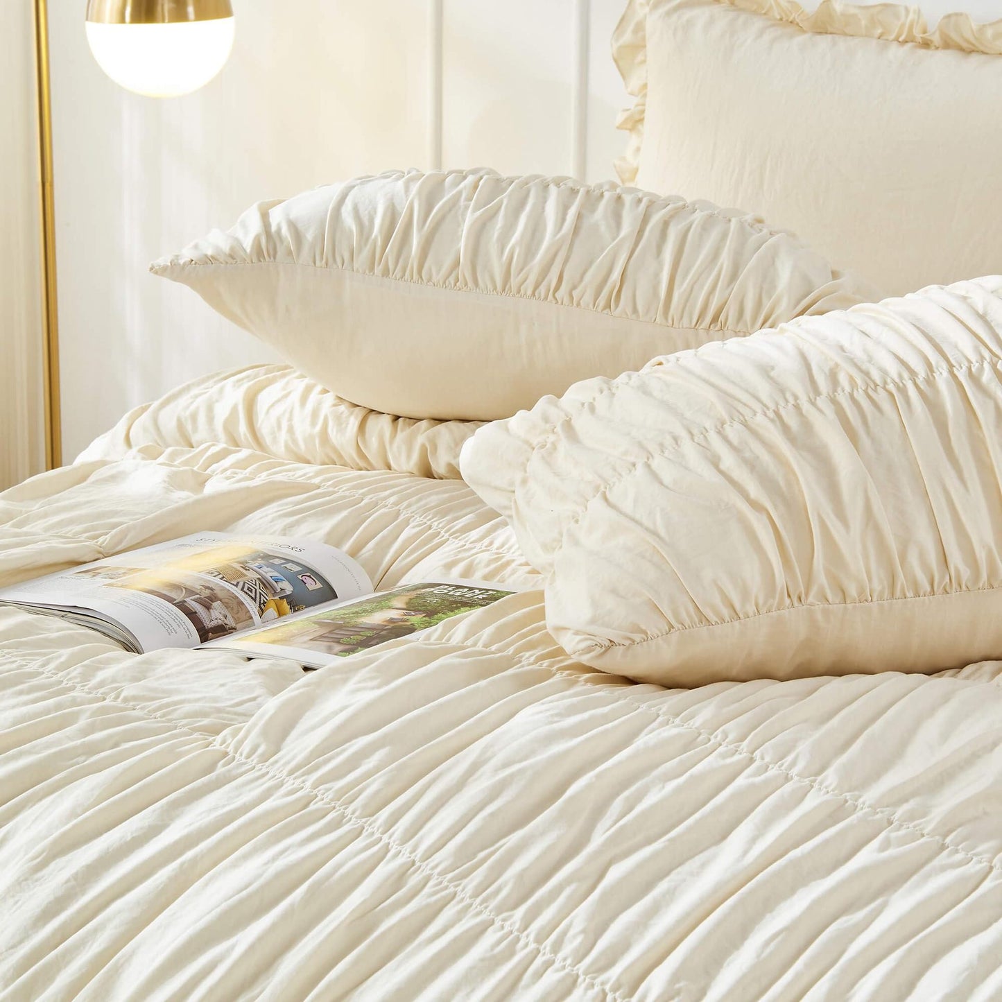 Wrinkled Wheat-colored Fluffy Comforter Sets