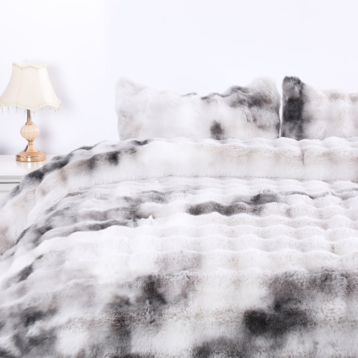 Gray Tie-Dye Faux Fur Comforter Set