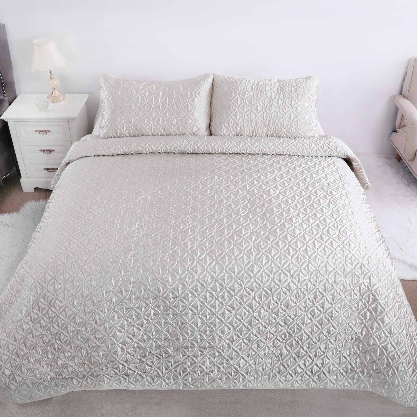 Wholesale White Coin Design Quilted Set