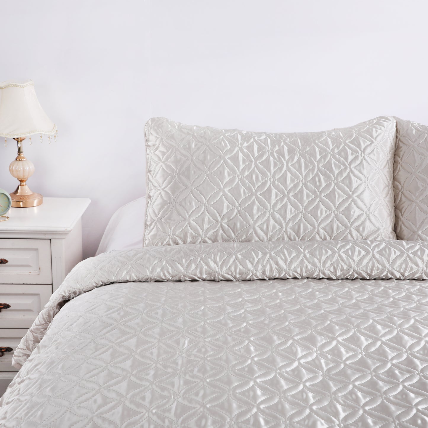 Wholesale White Coin Design Quilted Set
