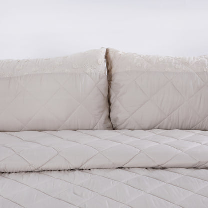 Wholesale Embroidery Quilted Sets