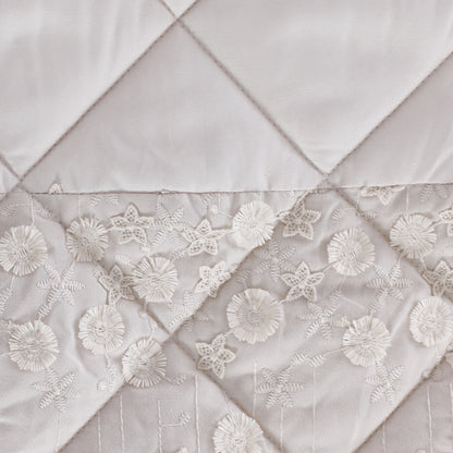 Wholesale Embroidery Quilted Sets