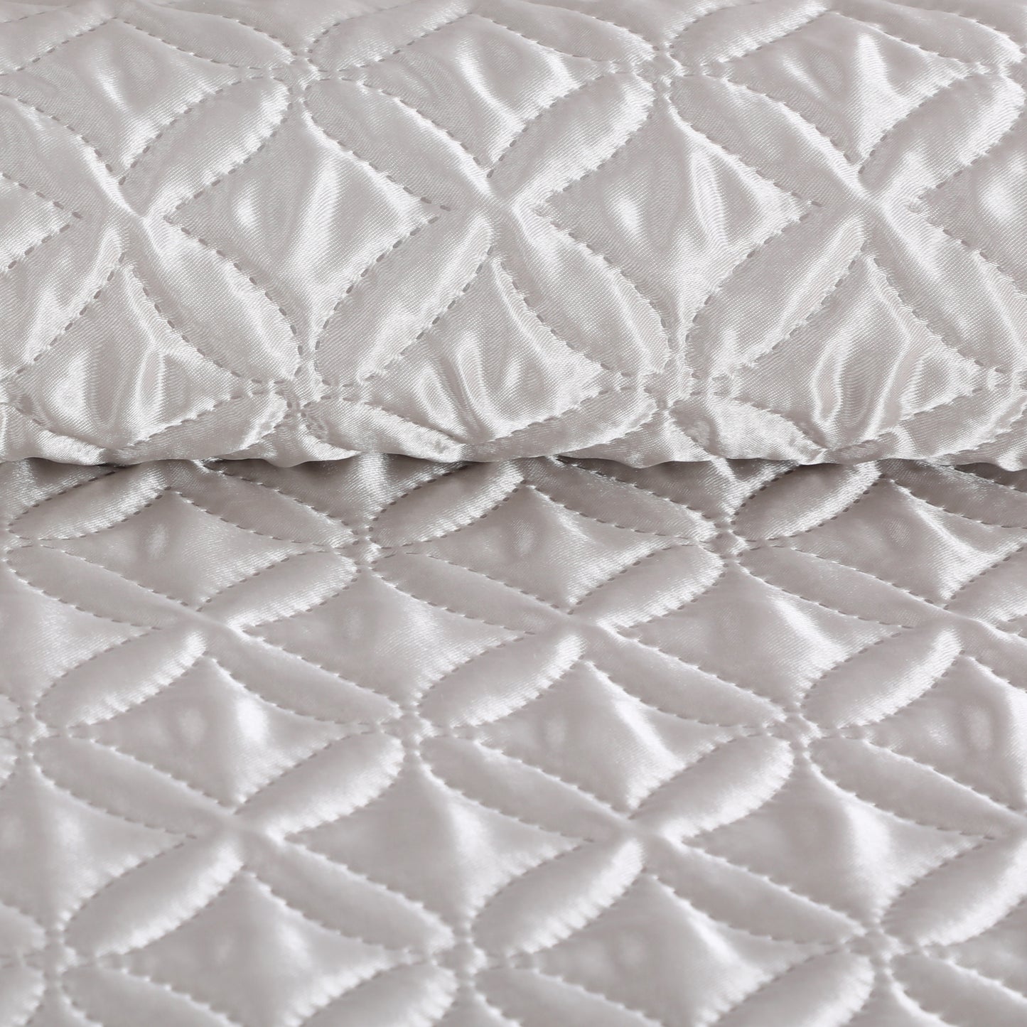 Wholesale White Coin Design Quilted Set