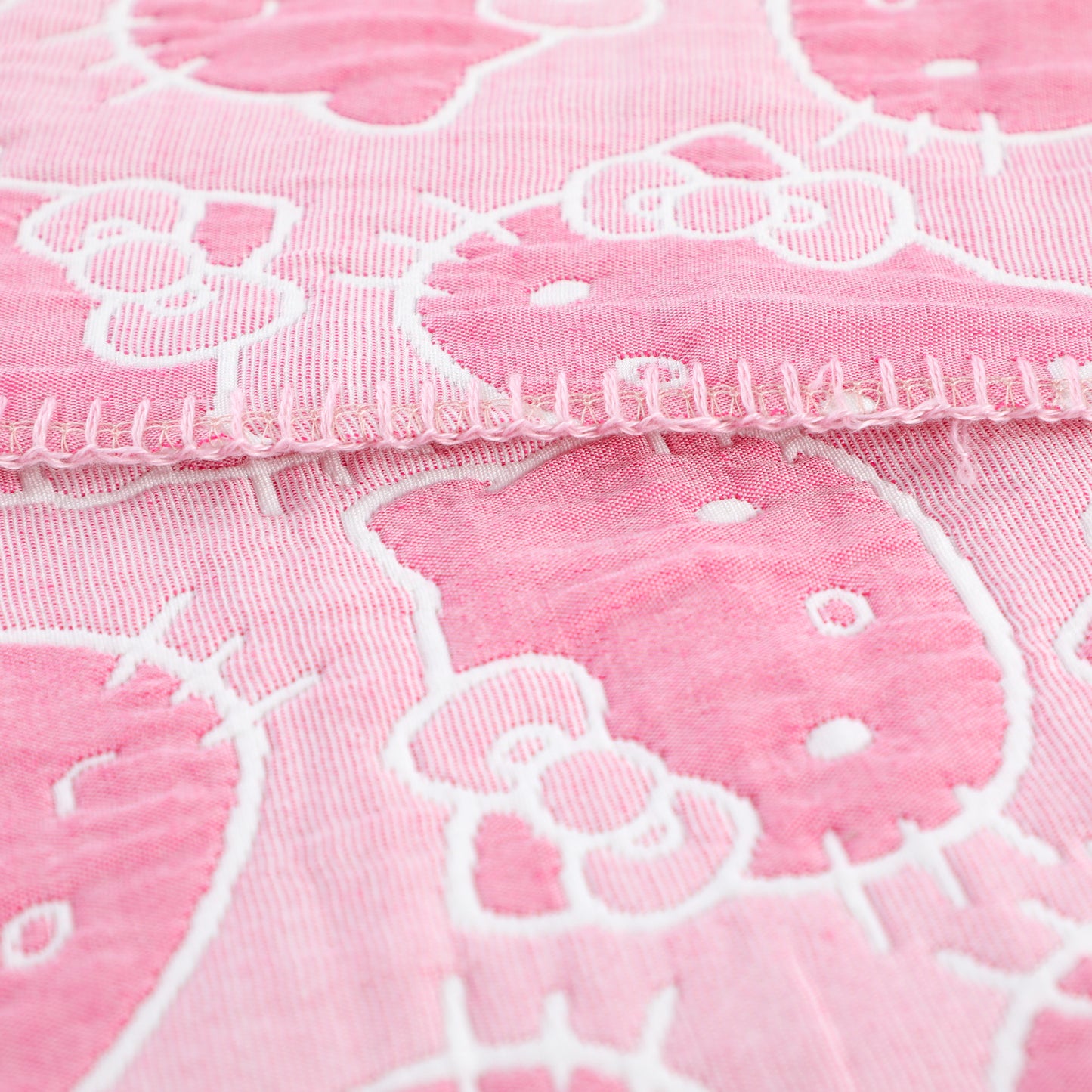 Hello Kitty Woven Blanket