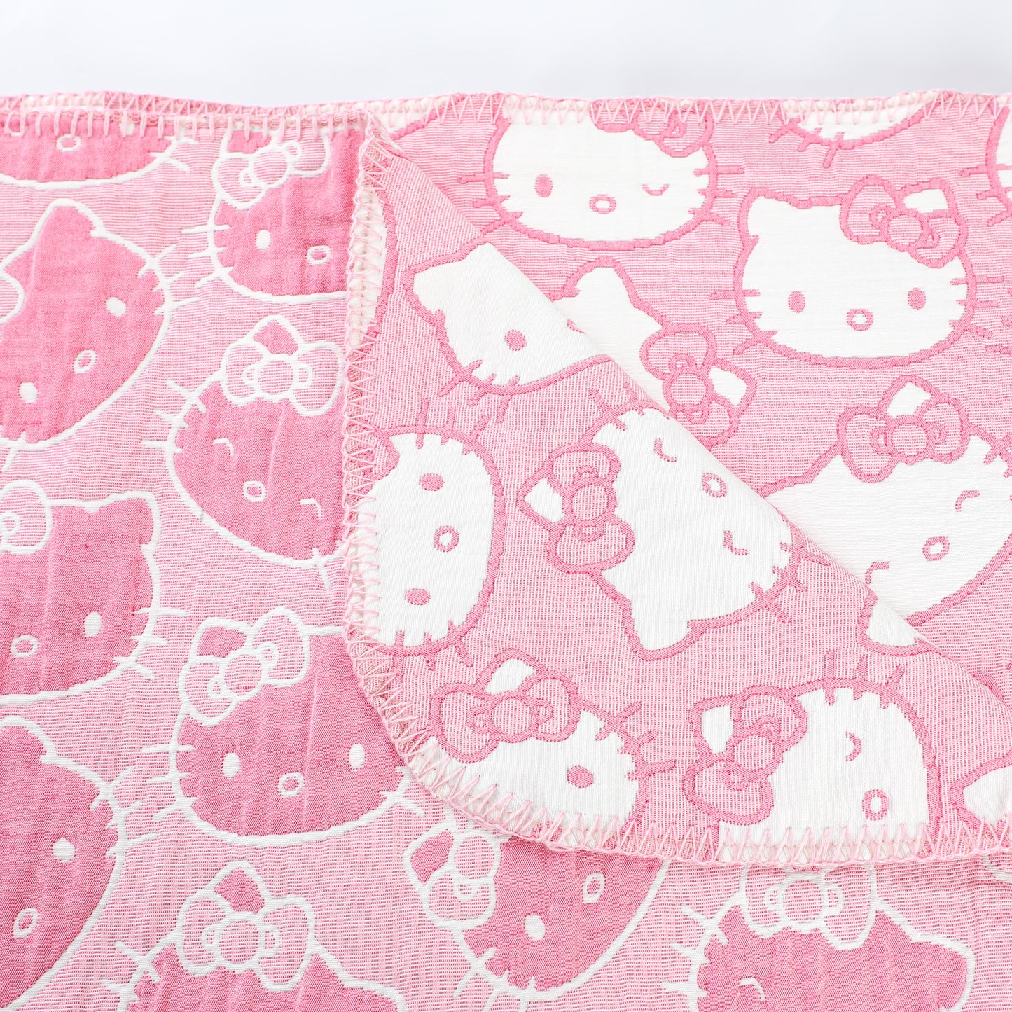 Hello Kitty Woven Blanket