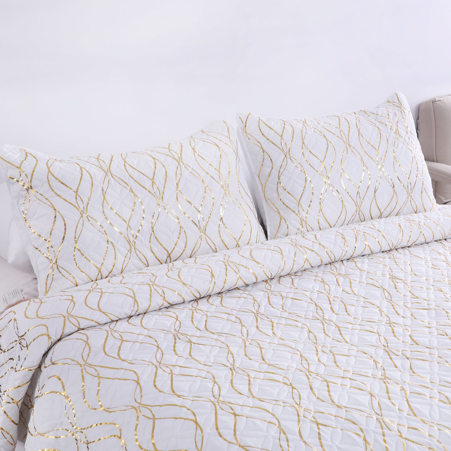 Wholesale White Gold Stamped Quilted Set