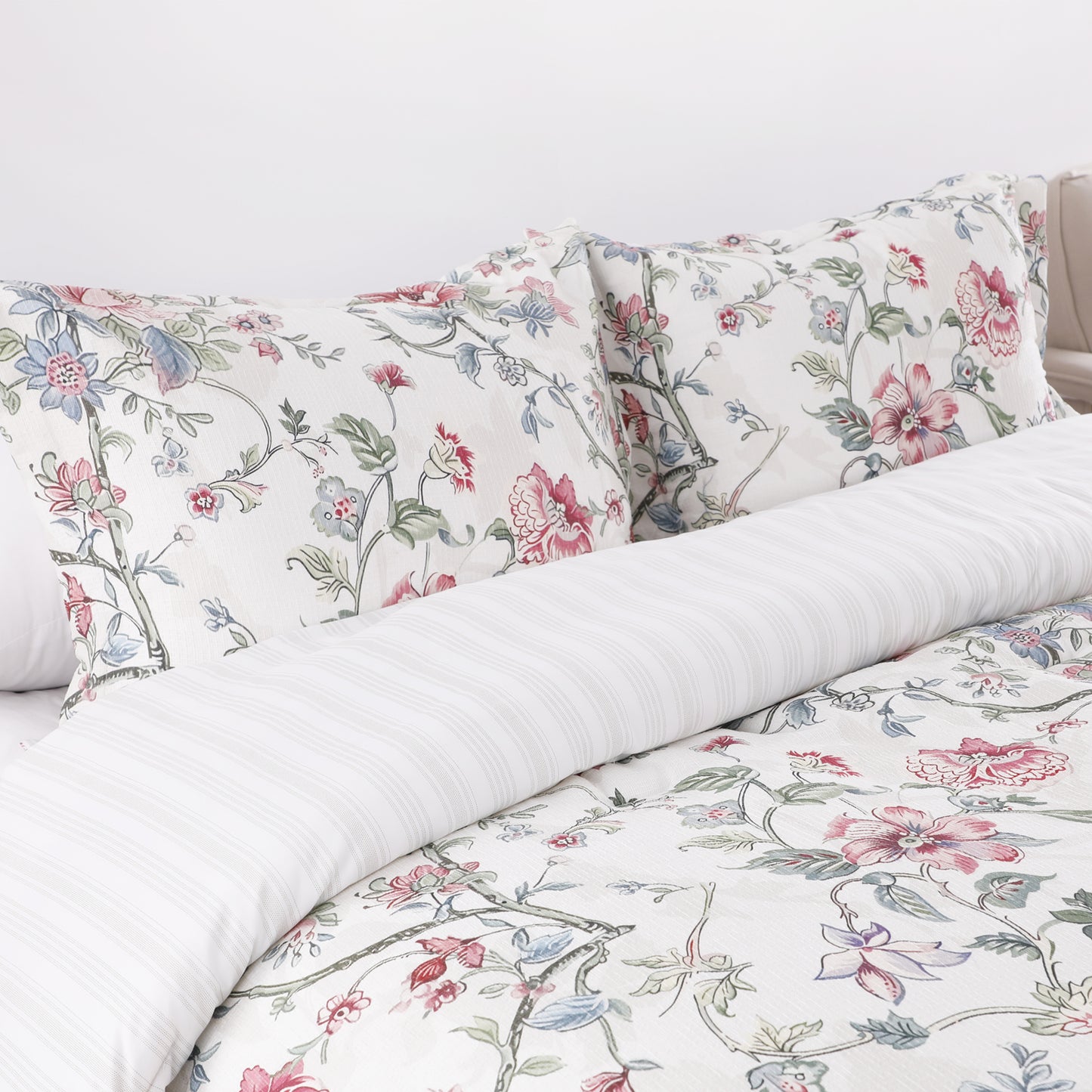 Wholesale Elegant Flower Printed Quilted Sets