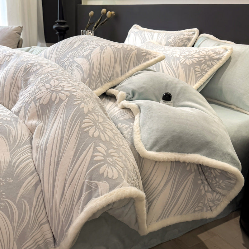 Three-dimensional Carving Thick Comforter Sets